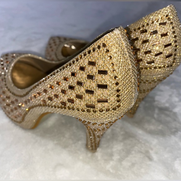 Gold WK 4 1/2in platform heals - Picture 1 of 4